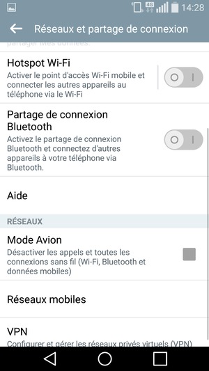 Faites défiler et sélectionnez Réseaux mobiles