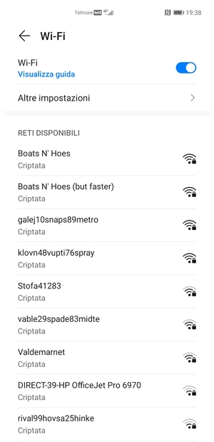 Seleziona la rete wireless a cui desideri connetterti