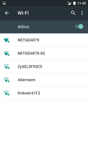 Seleziona la rete wireless a cui desideri connetterti