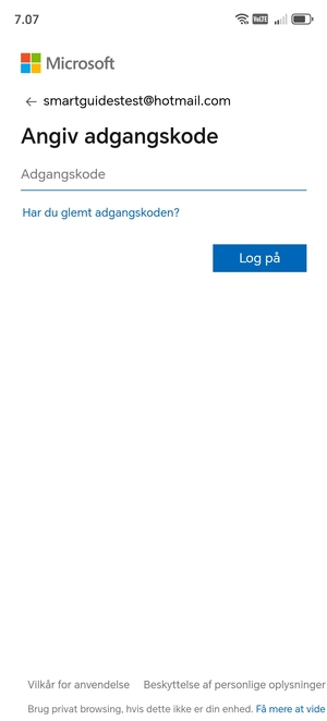 Indtast din Hotmail adgangskode og vælg Log på