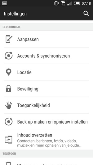 Scroll naar en selecteer Accounts & synchroniseren