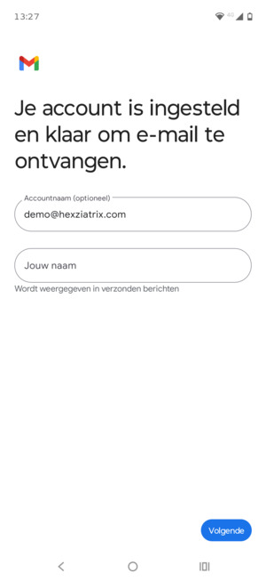 Geef uw account een naam en voer uw naam in. Selecteer Volgende