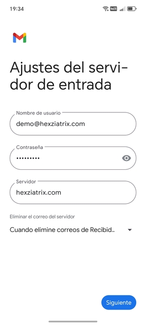 Introduzca Nombre de usuario y la dirección de servidor entrante. Seleccione Siguiente