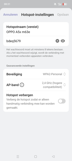 Voer een wachtwoord van een WiFi-hotspot in van ten minste 8 tekens en selecteer Opslaan