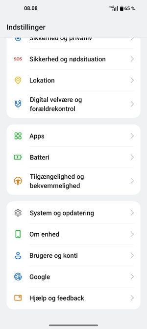 Scroll til og vælg System og opdatering