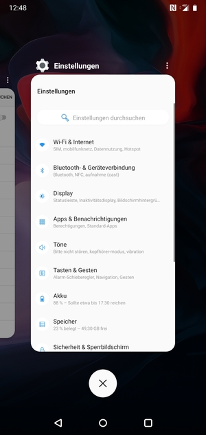 Wählen Sie das Symbol Löschen, um alle laufende Apps zu schließen