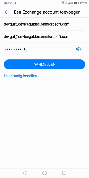 Voer uw e-mailadres, gebruikersnaam en wachtwoord in. Selecteer HANDMATIG INSTELLEN