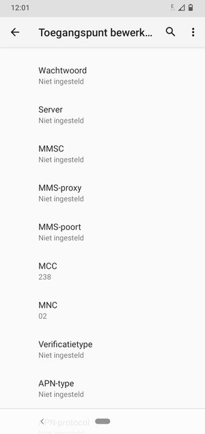Scroll naar beneden en voer internetgegevens in