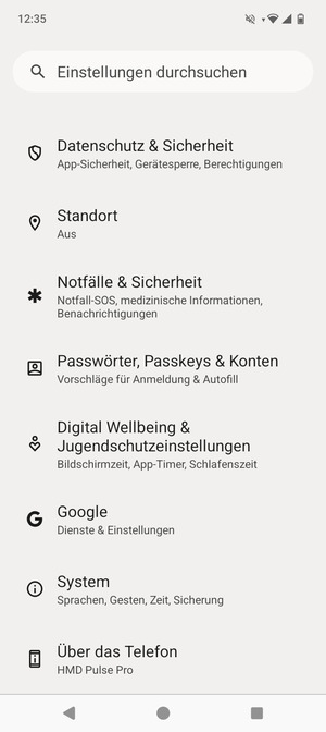 Scrollen Sie und wählen Sie Passwörter, Passkeys & Konten