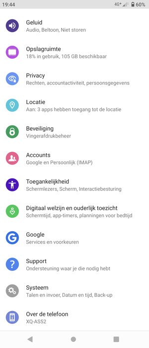 Scroll naar en selecteer Accounts