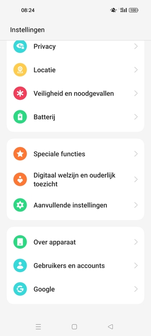 Keer terug naar het Instellingen menu en selecteer Gebruikers en accounts
