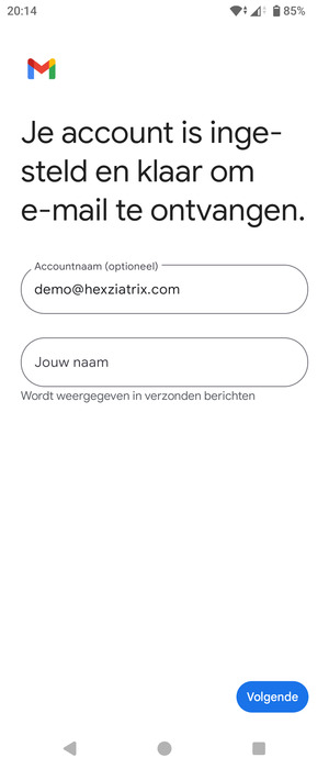 Geef uw account een naam en voer uw naam in. Selecteer Volgende
