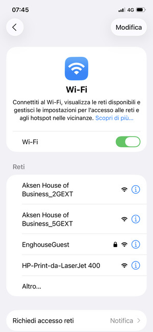 Seleziona la rete wireless a cui desideri connetterti