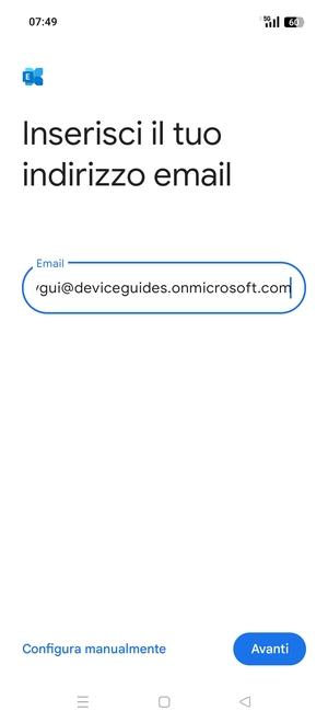 Inserisci il tuo indirizzo email e seleziona Configura manualmente