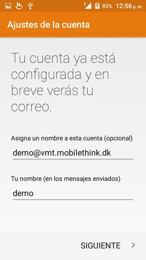 Déle a su cuenta un nombre y escriba su nombre. Seleccione SIGUIENTE
