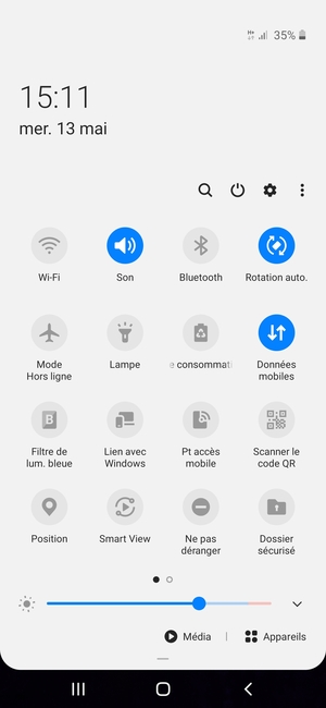Sélectionnez le bouton v