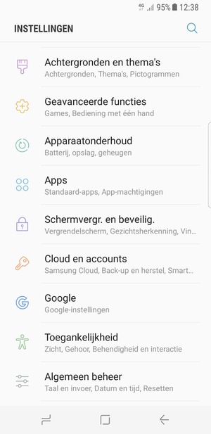 Scroll naar en selecteer Cloud en accounts