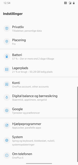 Scroll til og vælg Konti
