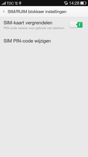 Schakel SIM-kaart vergrendelen in en selecteer SIM PIN-code wijzigen
