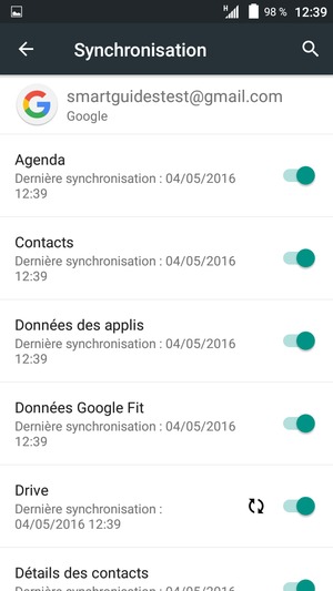 Assurez-vous que Contacts est sélectionné