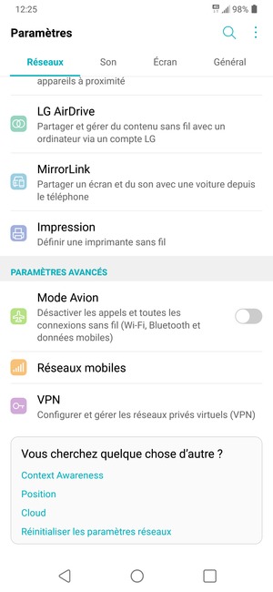 Faites défiler et sélectionnez Réseaux mobiles