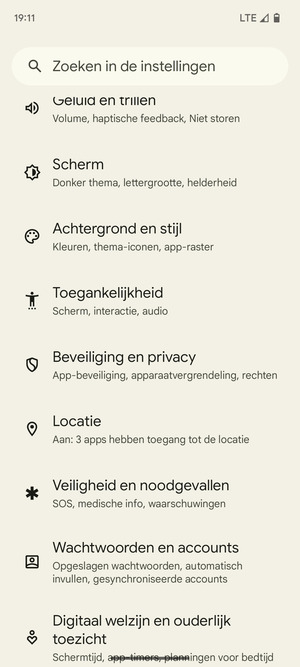 Scroll naar en selecteer Beveiliging en privacy