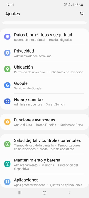 Desplácese y seleccione Nube y cuentas