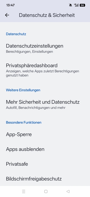 Scrollen Sie und wählen Sie Mehr Sicherheit und Datenschutz