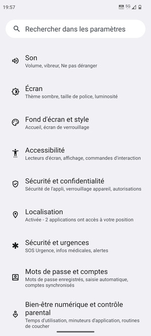 Faites défiler et sélectionnez Sécurité et confidentialité