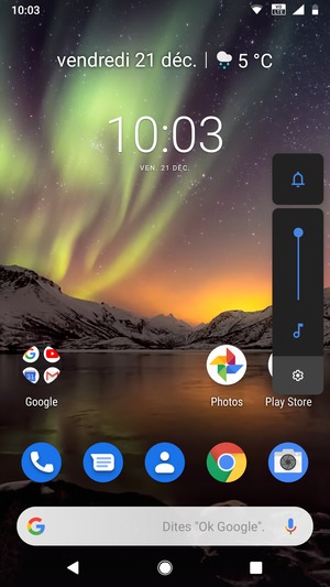 Maintenir appuyé pour baisser le volume au niveau requis