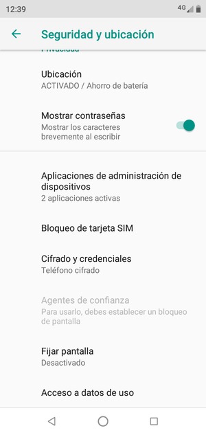 Desplácese y seleccione Bloqueo de tarjeta SIM