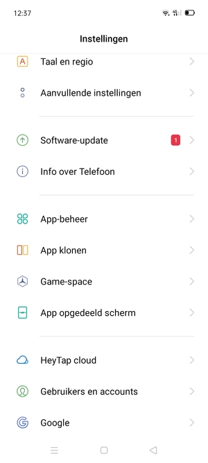 Scroll naar en selecteer Gebruikers en accounts