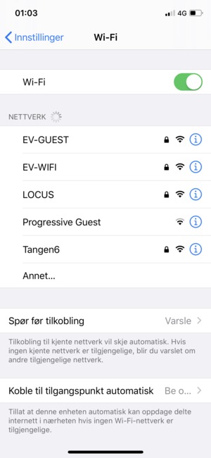 Angi Wi-Fi til PÅ. Velg det trådløse nettverket du vil koble til