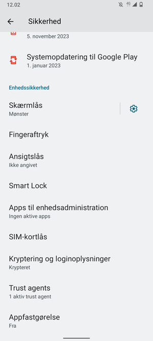 For at ændre PIN-koden til sim-kortet, gå til menuen Sikkerhed og scroll til og vælg SIM-kortlås