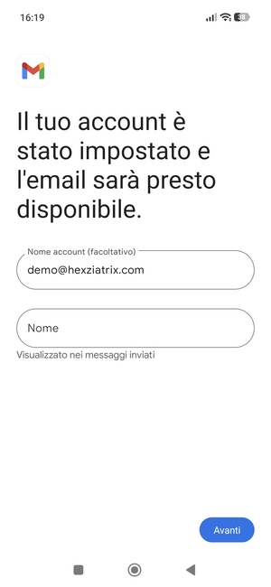 Scegli un nome per il tuo account e inserisci il tuo nome. Seleziona Avanti