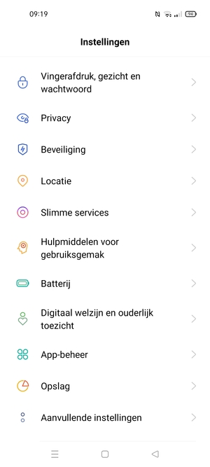 Om uw schermvergrendeling te activeren, ga naar het Instellingen-menu en selecteer Vingerafdruk-, gezicht en wachtwoord