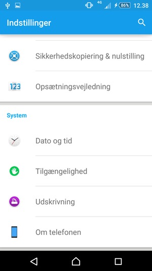 Scroll til og vælg Om telefonen