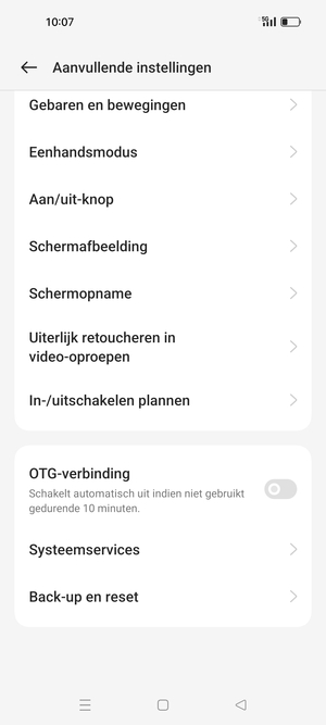 Scroll naar en selecteer Back-up en reset
