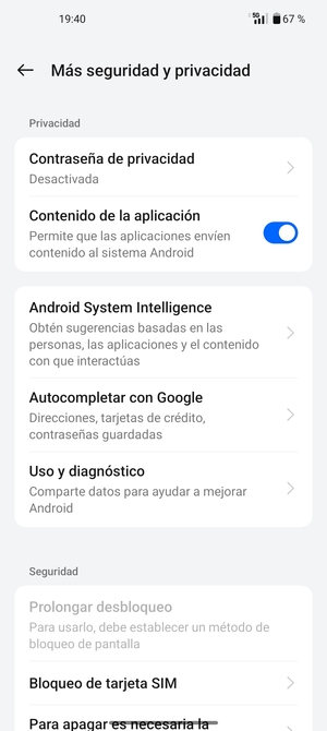 Desplácese y seleccione Bloqueo de tarjeta SIM