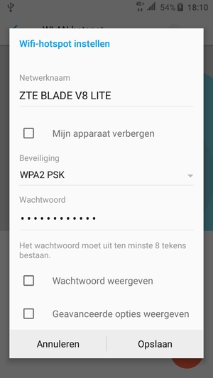 Voer een wachtwoord van een WiFi-hotspot in van ten minste 8 tekens en selecteer Opslaan