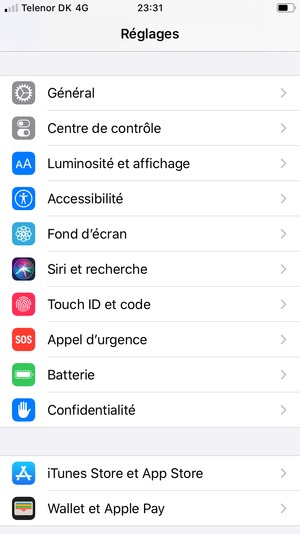 Faites défiler vers le bas et sélectionnez Touch ID et code