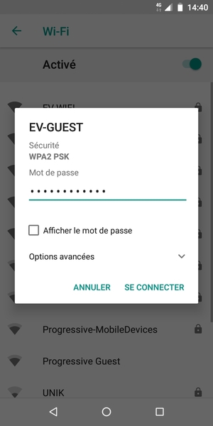 Saisissez le mot de passe du Wi-Fi et sélectionnez SE CONNECTER