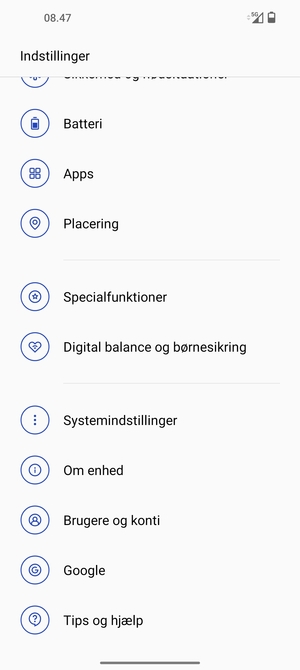 Scroll til og vælg Brugere og konti