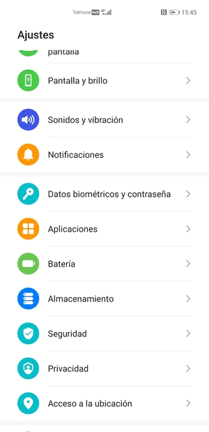 Para activar su bloqueo de pantalla, vaya al menú Ajustes y seleccione Datos biométricos y contraseña