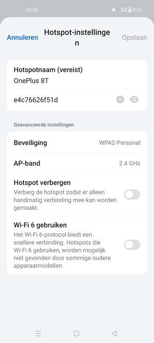 Voer een wachtwoord van een WiFi-hotspot in van ten minste 8 tekens en selecteer Opslaan