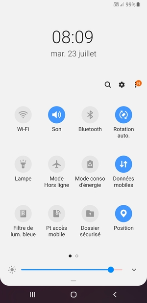 Sélectionnez le bouton v