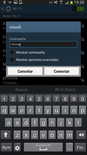 Introduzca la contraseña de Wi-Fi y seleccione Conectar