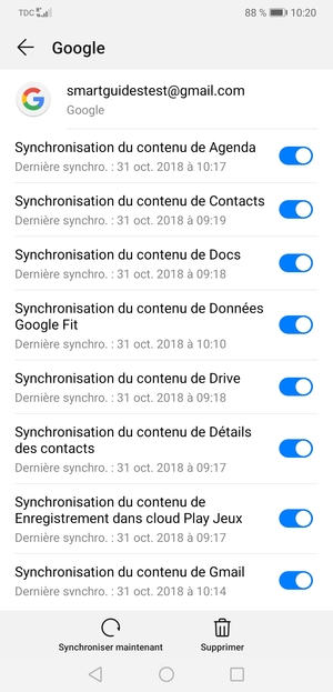 Assurez-vous que Synchronisation du contenu de Contacts est sélectionné