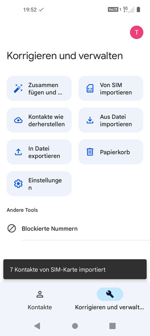 Ihre Kontakte werden in Ihrem Google Konto gespeichert und auf Ihrem Handy gespeichert, wenn Google das nächste Mal synchronisiert wird.