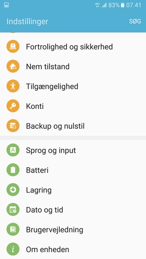 Scroll til og vælg Om enheden